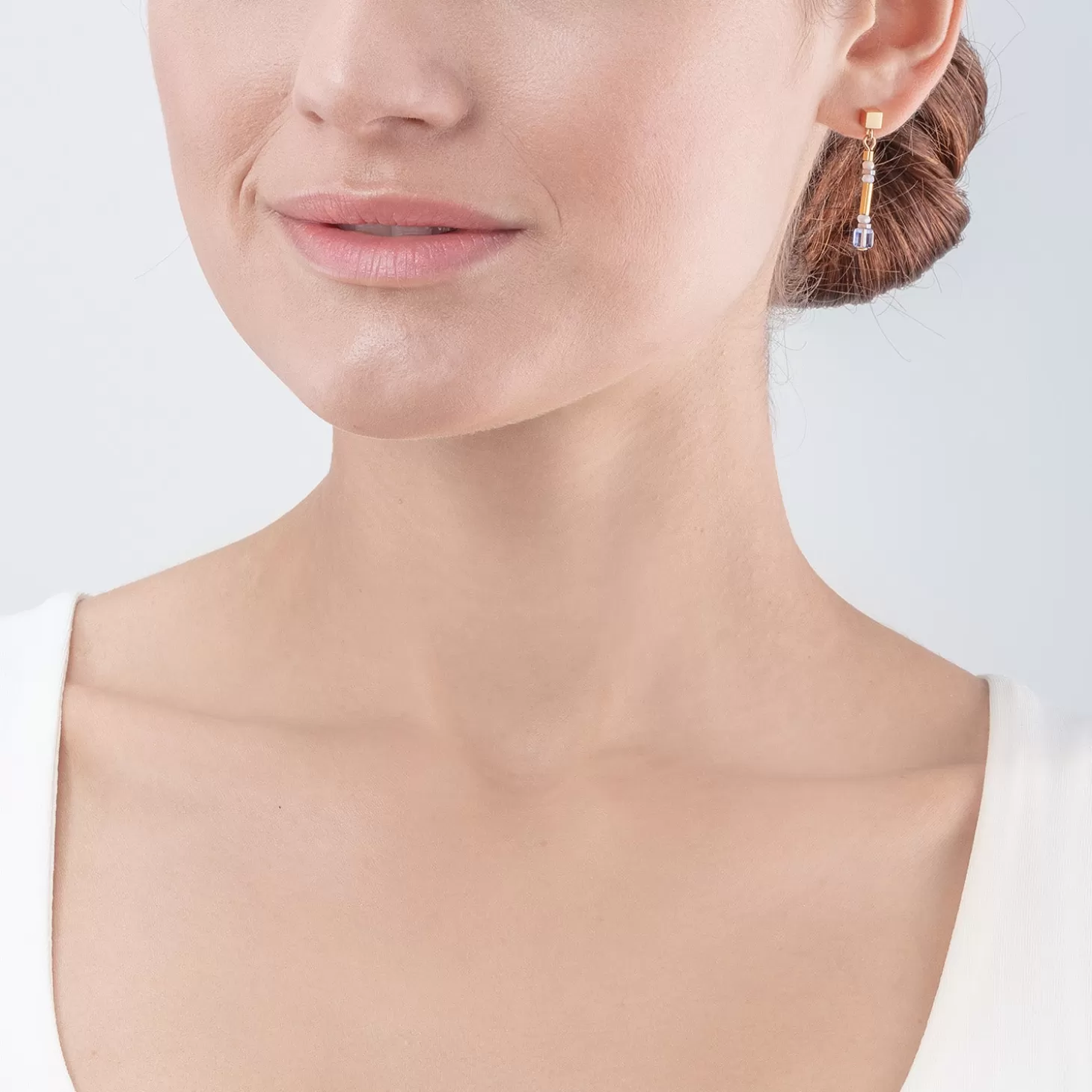 COEUR DE LION Cube Story Minimalistic Sparkling Earrings Multicolor Pastell