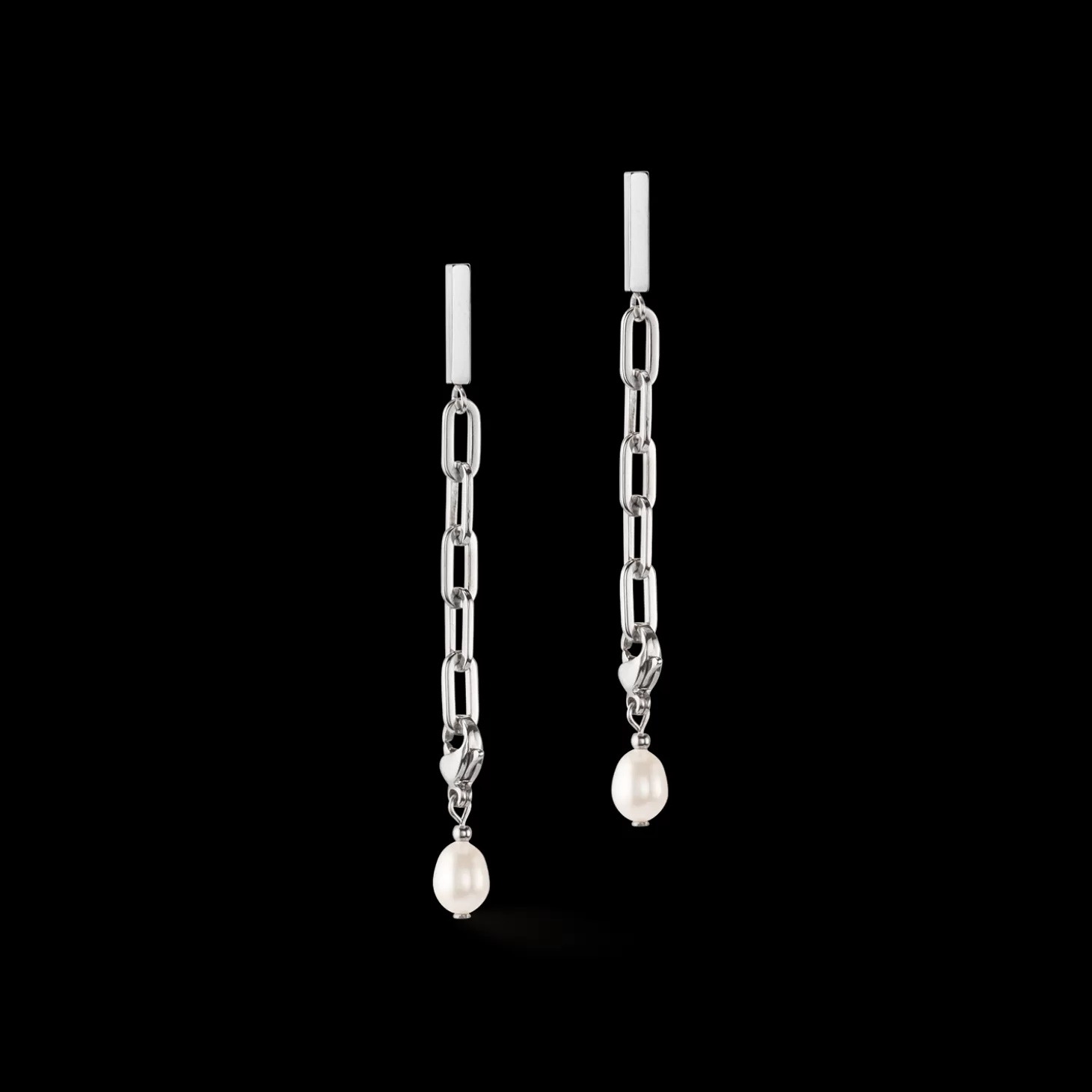 COEUR DE LION Modern Chain Earrings With Freshwater Pearl Charms Silver