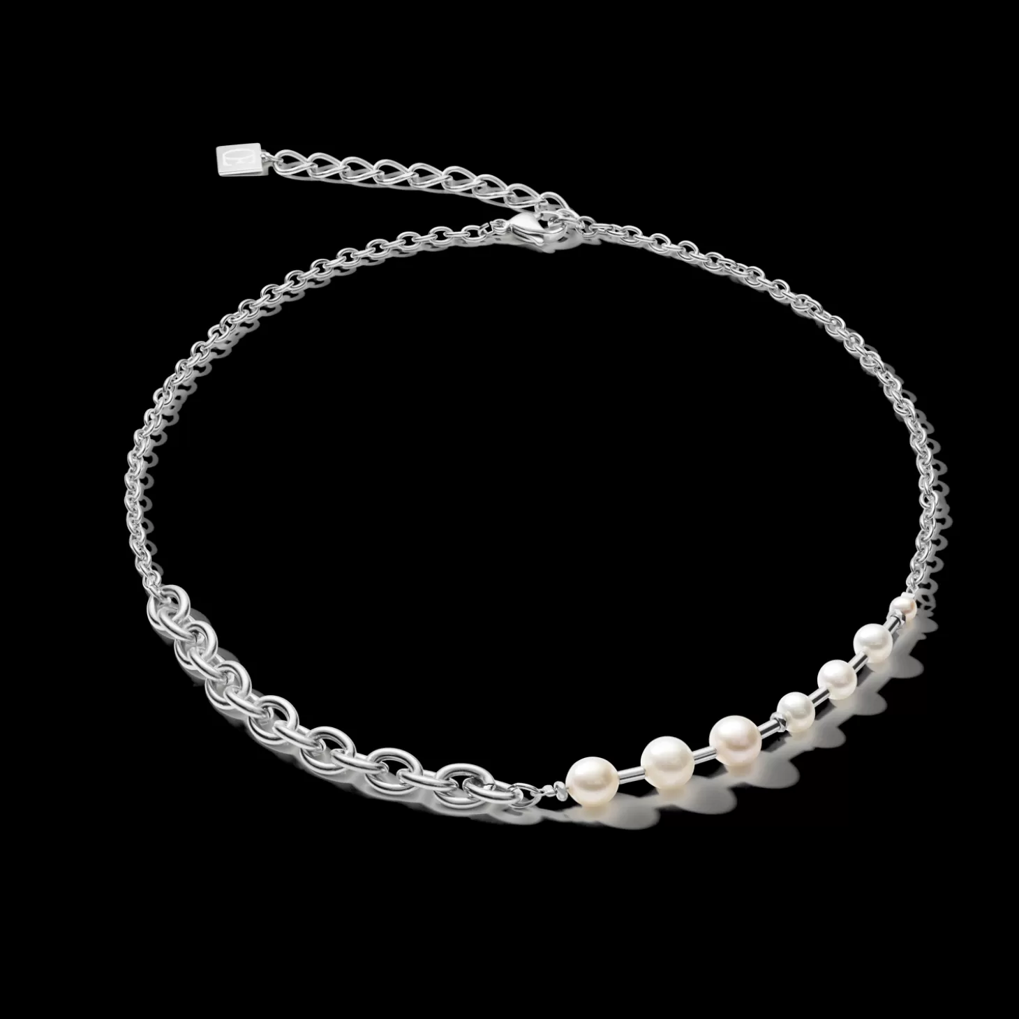 COEUR DE LION Necklace Classic & Modern Freshwater Pearls & Stainless Steel Chain White-Silver