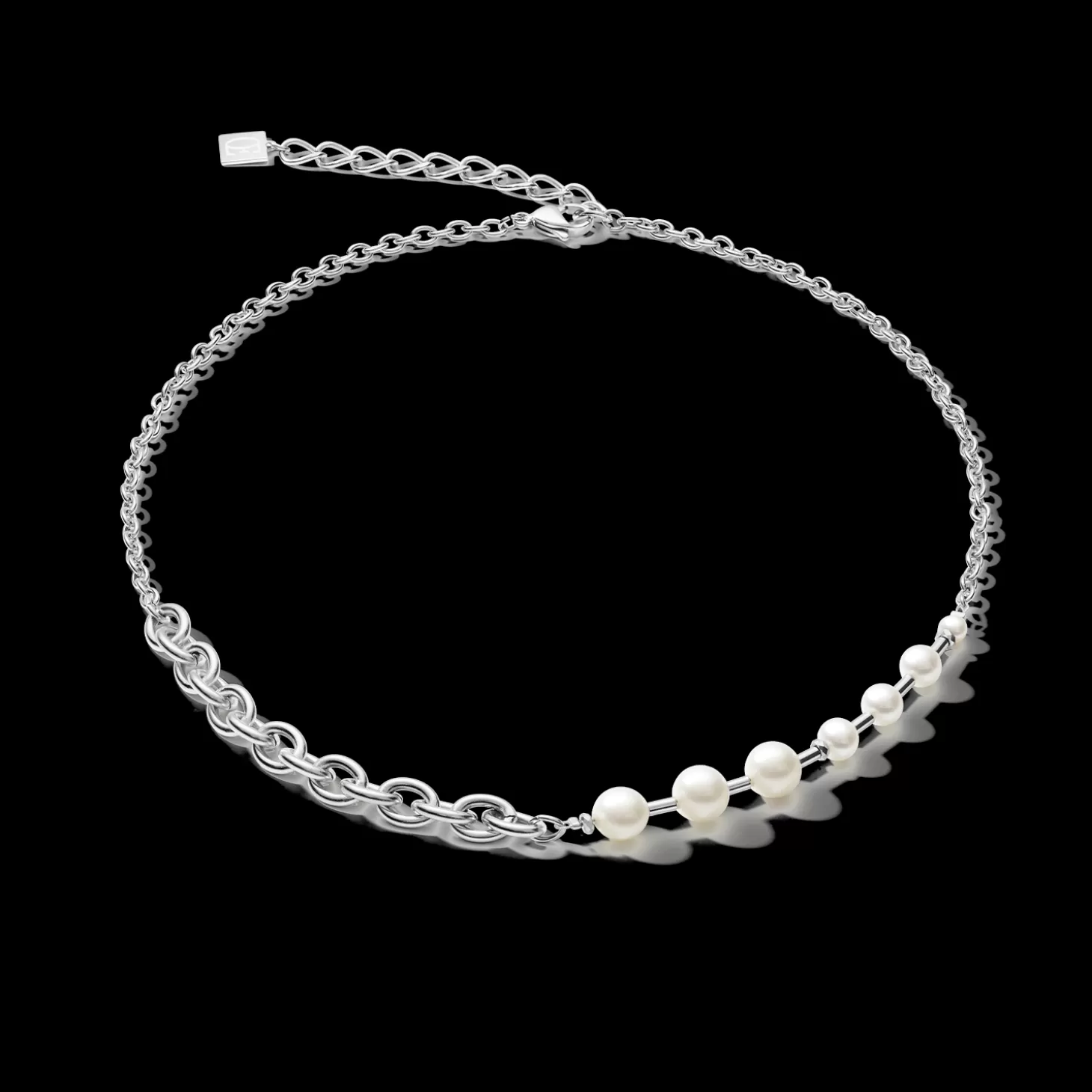 COEUR DE LION Necklace Classic & Modern Freshwater Pearls & Stainless Steel Chain White-Silver